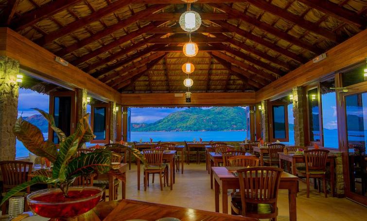 CHALET-COTE-MER-RESTAURANT-