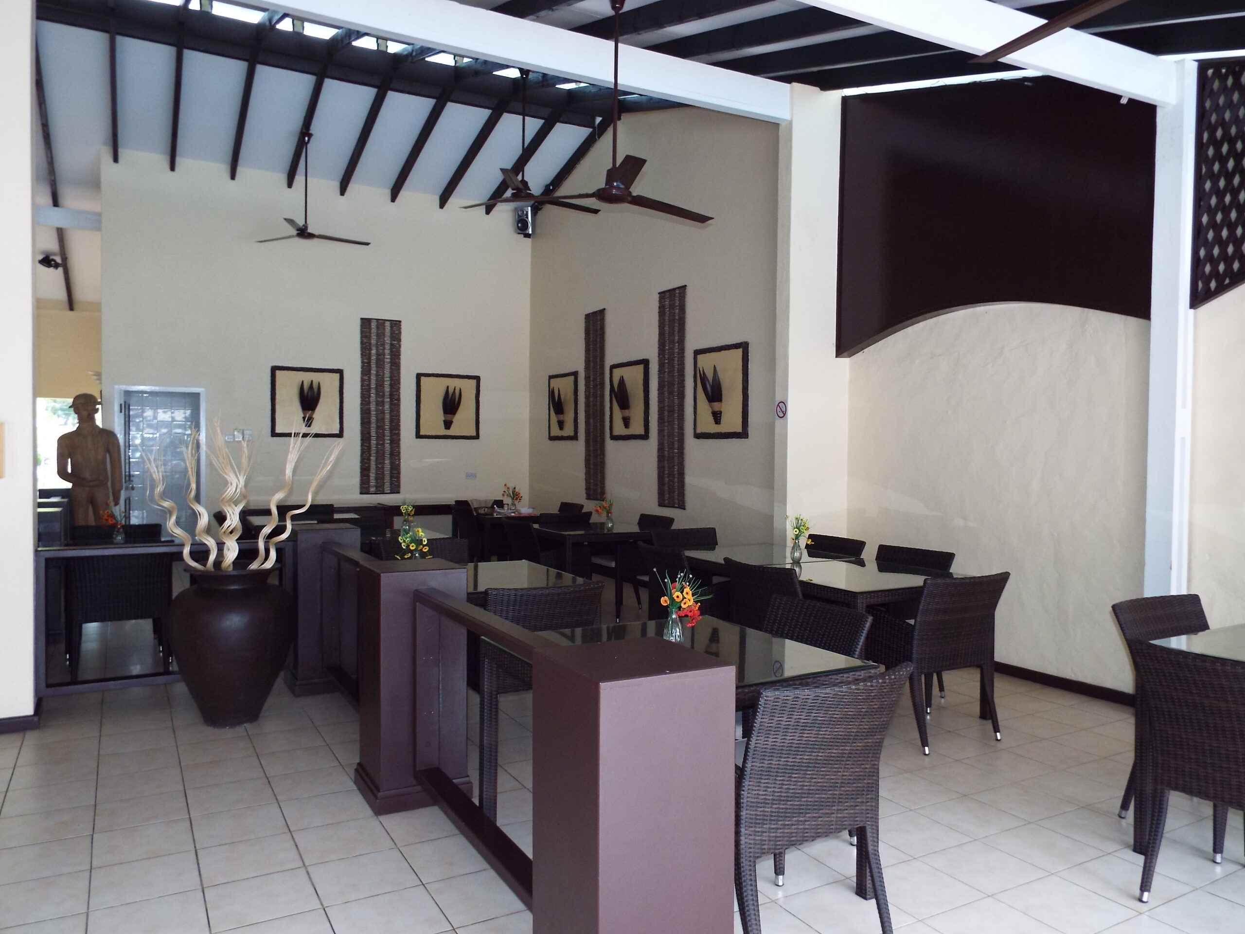 LA-ROUSSETTE-RESTAURANT