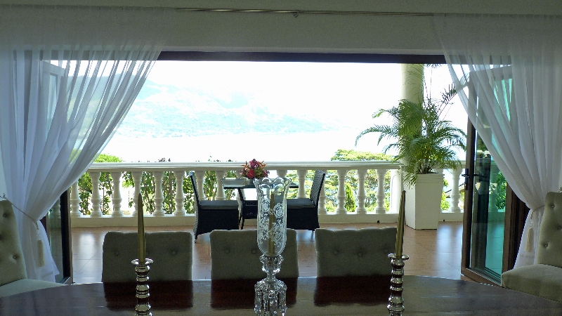 PETIT-AMOUR-RESTAURANT