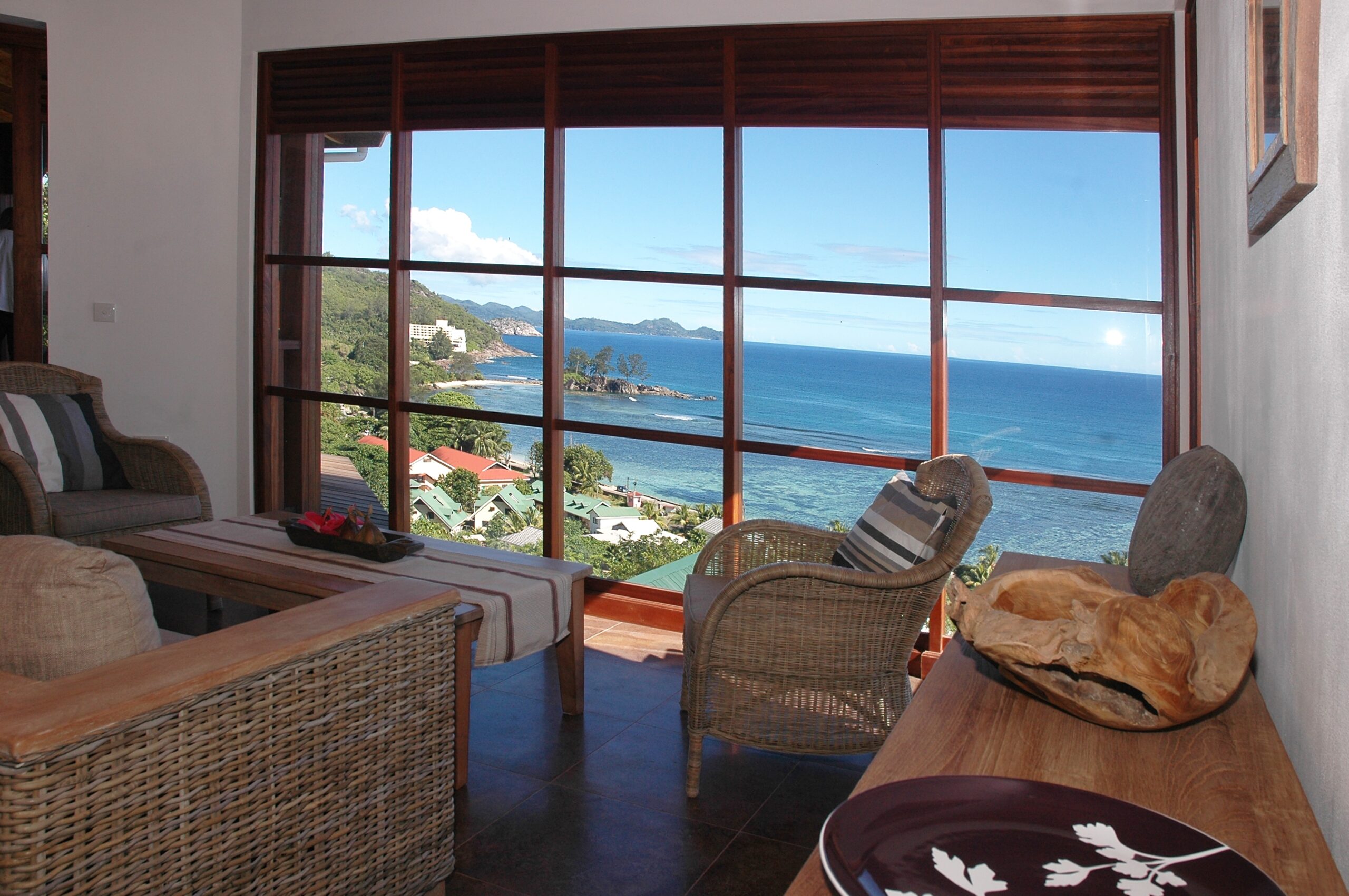 VILLA-DE-JARDIN-SALON